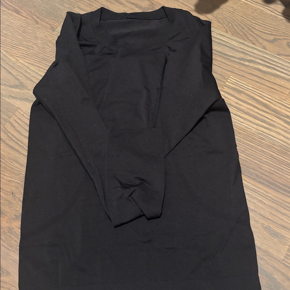 Luluemon Black Long Sleeve Top